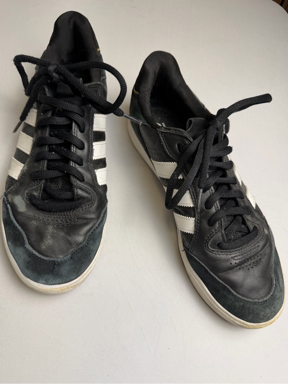 Adidas Originals Tyshawn Mens Skateboarding Shoe Size US 10.5 Black Suede GW4891
